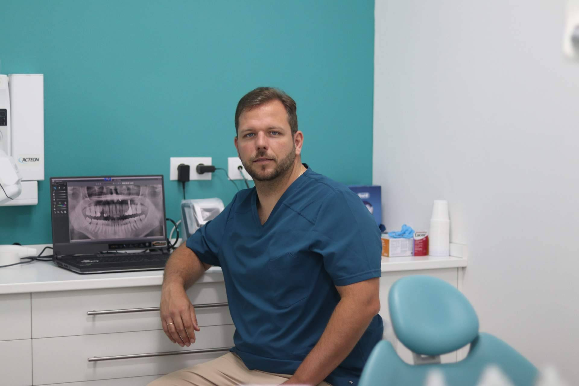 El éxito de los implantes dentales empieza antes de la cirugía, según especialistas