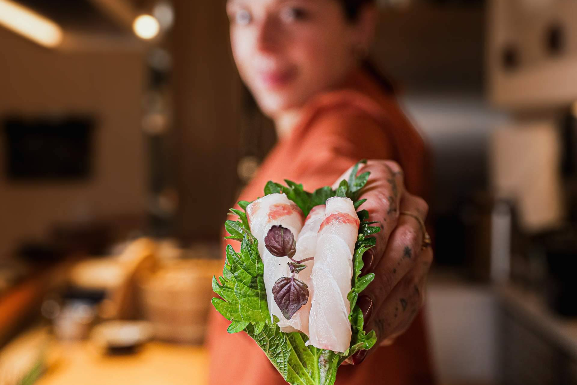Kampai consolida en Cadaqués una carta de cocina japonesa contemporánea con barra de sushi y robata