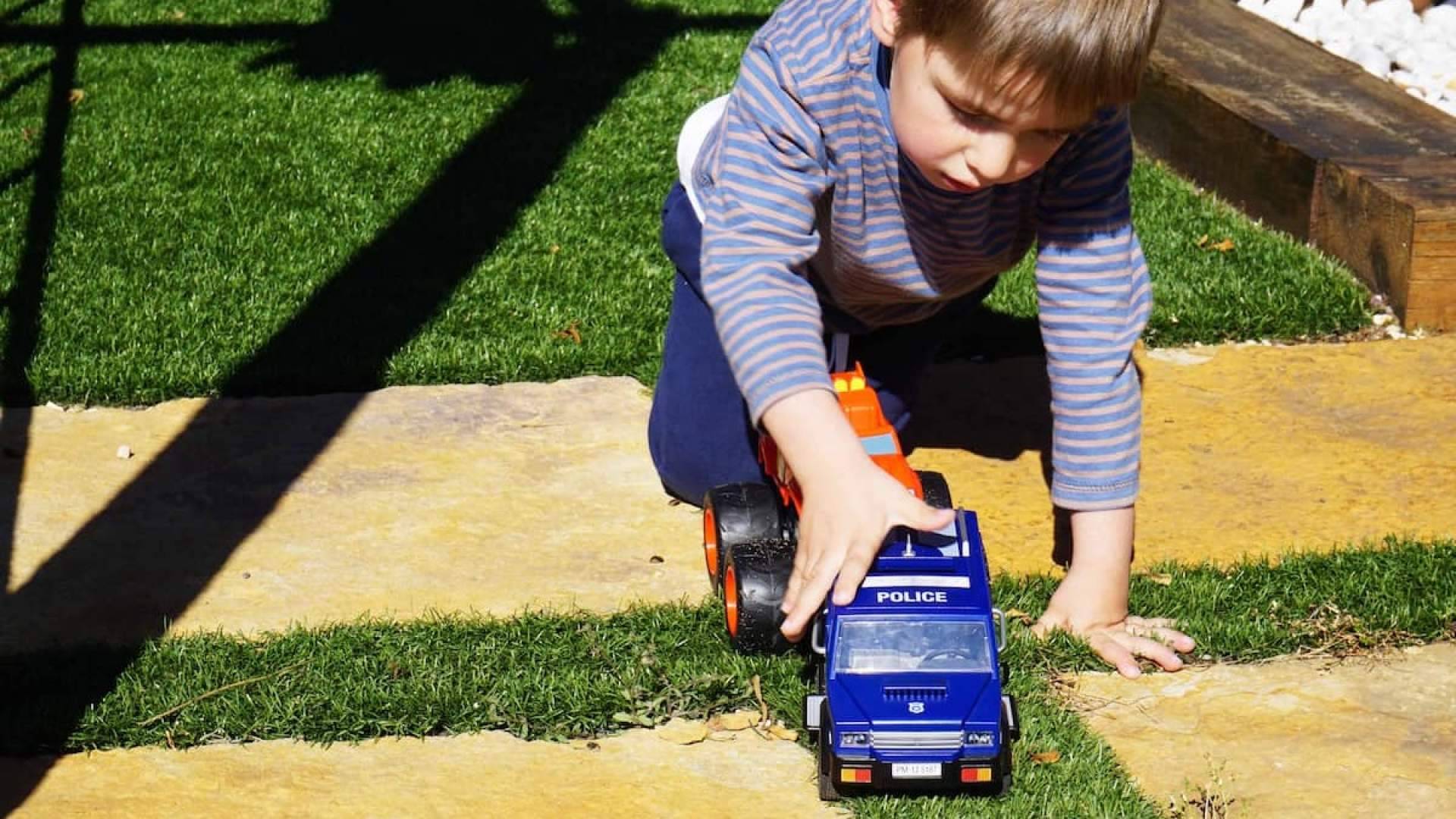 Vacaciones con niños en casa, cómo convertir el jardín en un espacio seguro y de mínimo mantenimiento