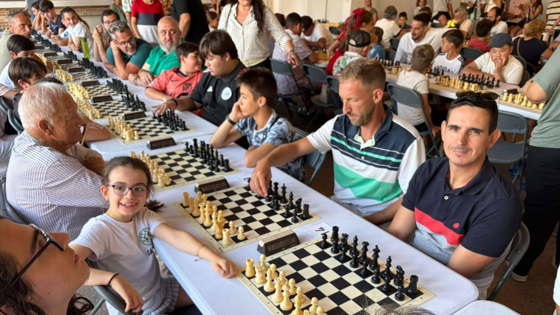 La Escuela Municipal de Ajedrez de Estepona cierra el curso con una semana de torneos y más de un centenar de participantes