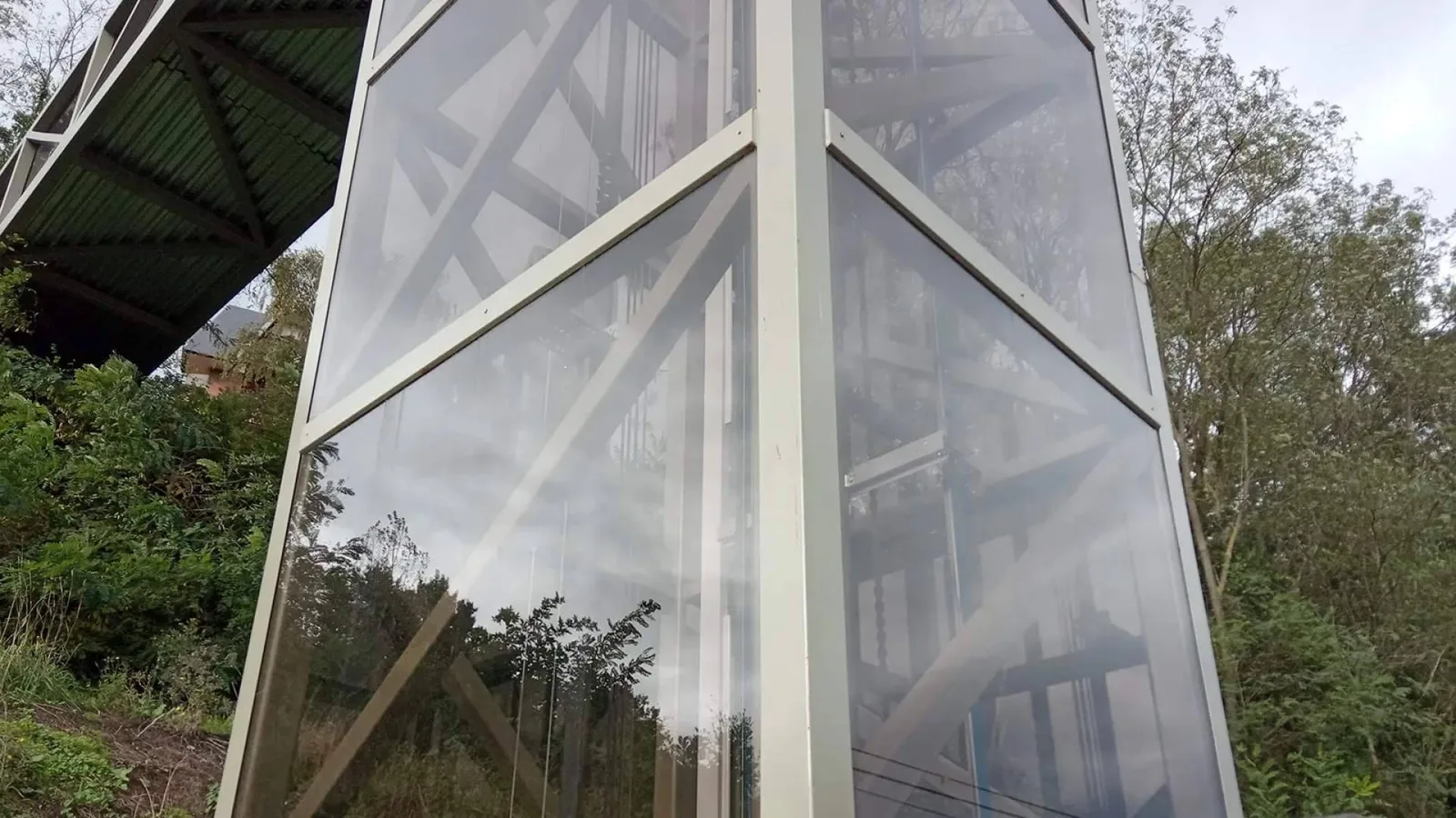 Instalaciones RPM fabrica estructuras metálicas para ascensores y escaleras adaptadas a cada proyecto