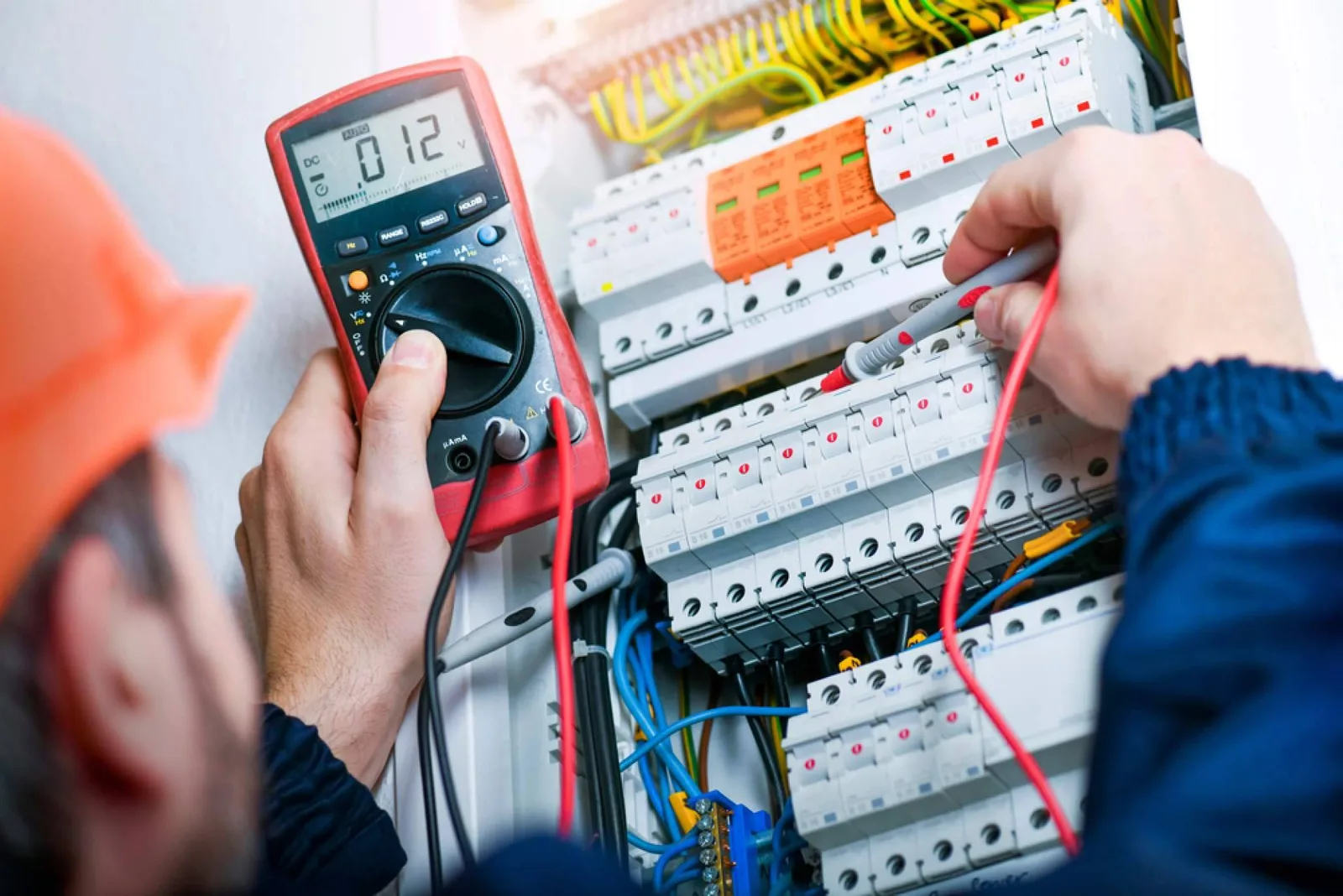 Soluciones González refuerza su actividad en servicios eléctricos 24 horas en diferentes localidades