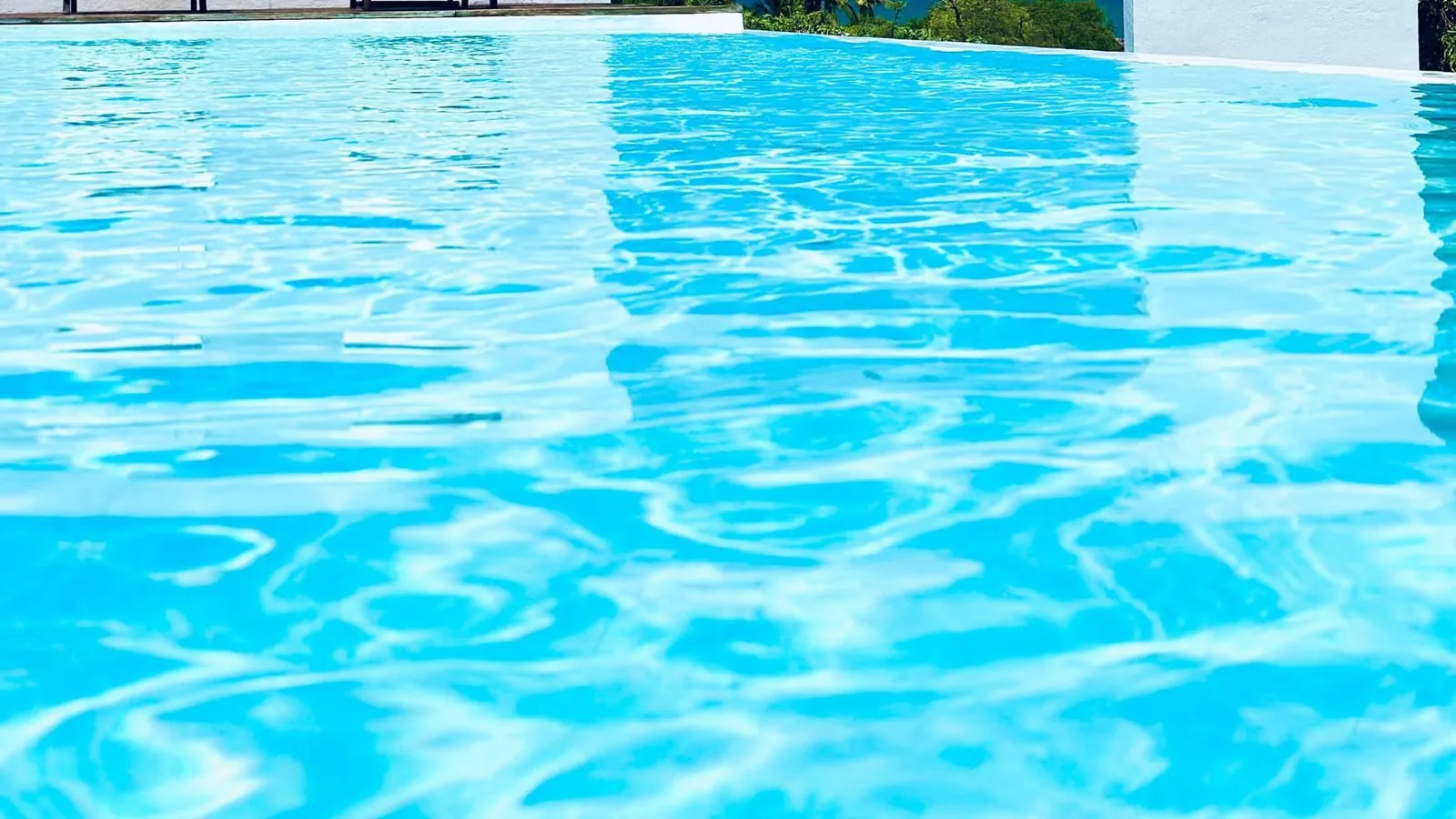 ¿Qué mantenimiento necesita una piscina en pleno verano?